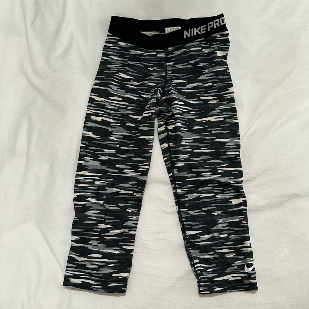 Nike pro leggings M like new